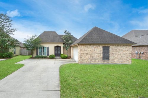 14027 Deep Creek Dr, Gonzales, LA, 70737-7152 | Card Image