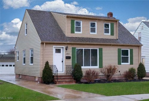 31931 Dickerson Rd, Willowick, OH, 44095-3829 | Card Image