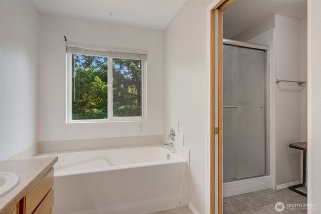 En-Suite Bathroom Primary Bedroom | Image 29