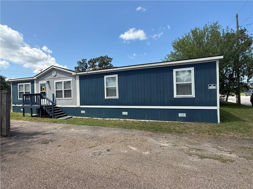 806 Wood Ave, Woodsboro, TX, 78393-3609 | Card Image