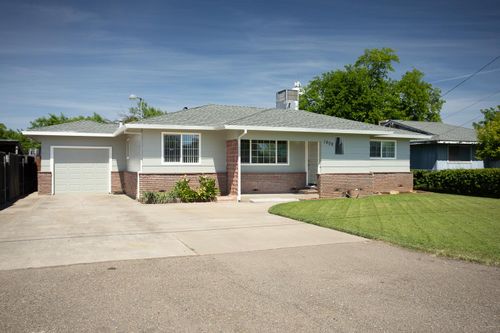 1909 10th Ave, Olivehurst, CA, 95961-4545 | Card Image