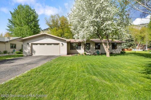 1160 W Brangus Dr, Jackson, WY, 83001-9241 | Card Image