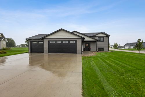 711 E Hickory Cir, Arlington, SD, 57212-2249 | Card Image