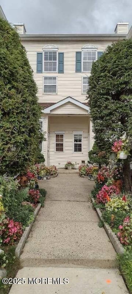 889 Crimson Ct, Morganville, NJ, 07751-1753 | Card Image