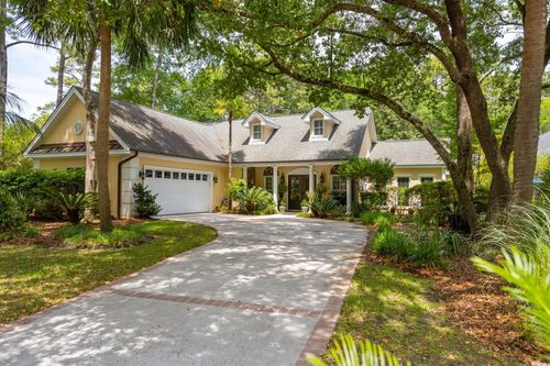 81 Prestwick Dr, Pawleys Island, SC, 29585-6719 | Card Image