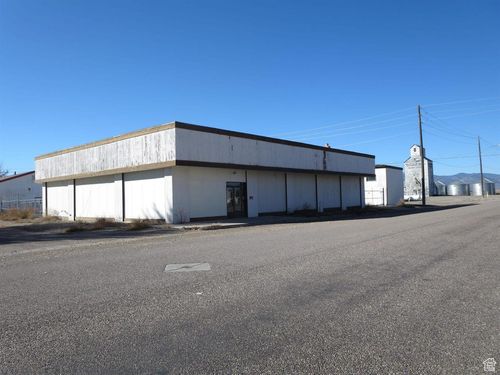 301 W Center St, Grace, ID, 83241-5281 | Card Image