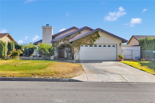 27325 Strawberry Ln, Helendale, CA, 92342-7852 | Card Image