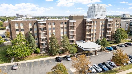 apt-305-2201 S Grace St, Lombard, IL, 60148-5504 | Card Image