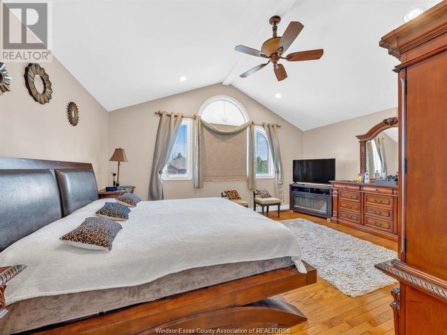 1840 St. Christopher Crt, House other with 4 bedrooms, 3 bathrooms and null parking in Windsor ON | Image 24