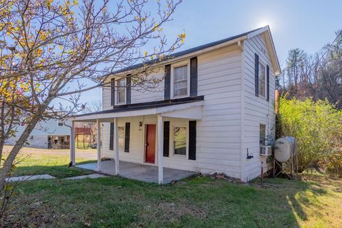 4033 Brookmont Rd, Pulaski, VA, 24301-5447 | Card Image