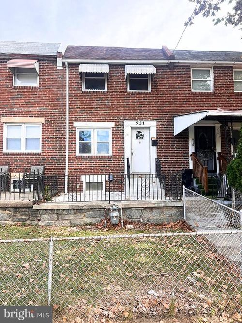 921 Lincoln St, CHESTER, PA, 19013-3738 | Card Image