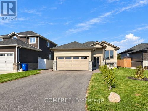 32 Hawthorne Crescent, Chatham-Kent (Tilbury), ON, N0P2L0 | Card Image