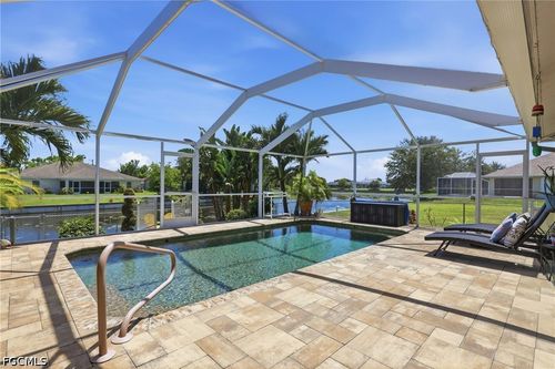 522 4th St, Cape Coral, FL, 33990-1113 | Card Image