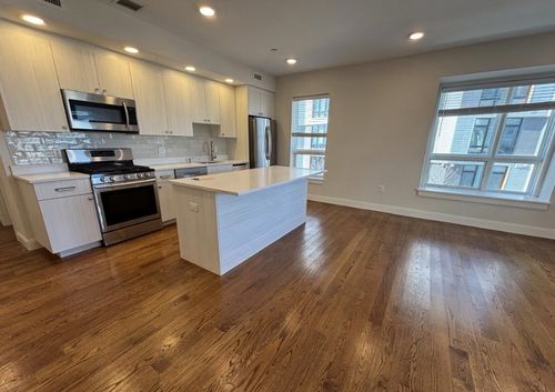202-1 Everett St., Boston, MA, 02134 | Card Image
