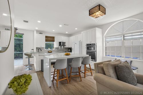 527 Nw 87th Ln, Coral Springs, FL, 33071-7188 | Card Image