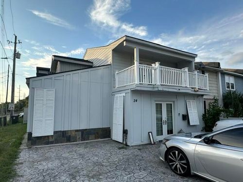 24 Cedar St, Charleston, SC, 29403-4226 | Card Image