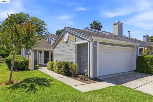 1424 Peachtree Cmn, Livermore, CA, 94551-1467 | Card Image
