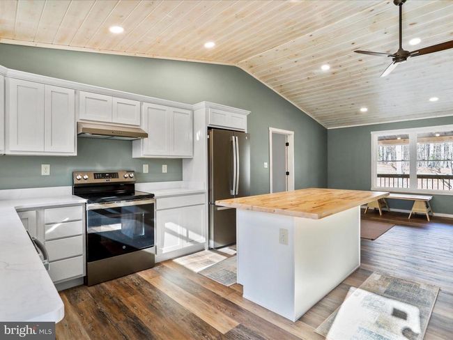 598 Honey Locust Ln, House other with 3 bedrooms, 2 bathrooms and null parking in GREAT CACAPON WV | Image 15