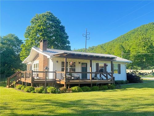 21 Mcintosh Ln, Rabun Gap, GA, 30568-3185 | Card Image