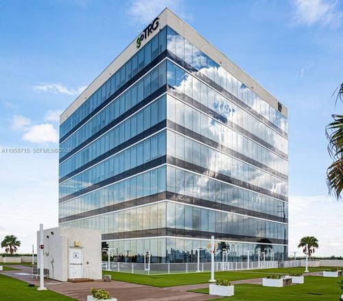 20200 W Dixie Hwy 1002 Hwy, Miami, FL, 33180 | Card Image