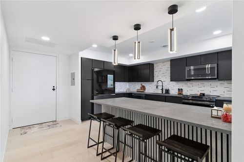 apt-305-2222 1st Ave Ne, Cedar Rapids, IA, 52402-6371 | Card Image