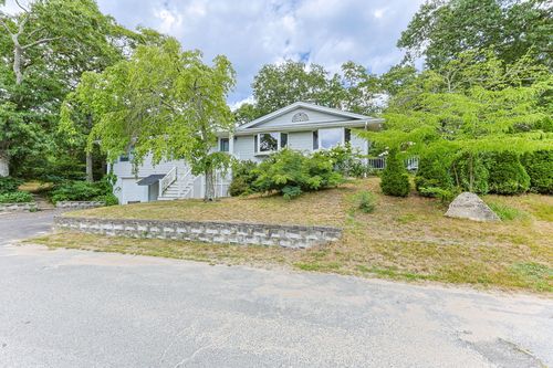 2 Franconia Ave, Wareham, MA, 02571-2011 | Card Image