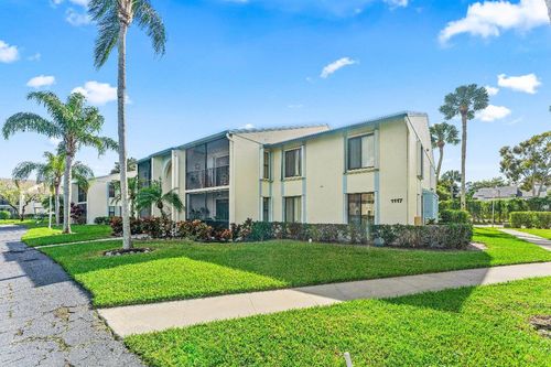 d2-1117 Green Pine Blvd, West Palm Beach, FL, 33409-7059 | Card Image
