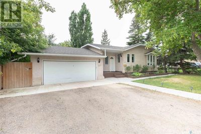 223 Nicoll Ave, House other with 3 bedrooms, 2 bathrooms and null parking in Regina Beach SK | Image 2