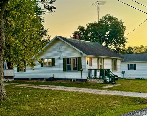 702 E Main Street, Mulberry Grove, IL, 62262 | Card Image