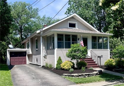 82 Marengo Ave, Hamburg, NY, 14075-4842 | Card Image