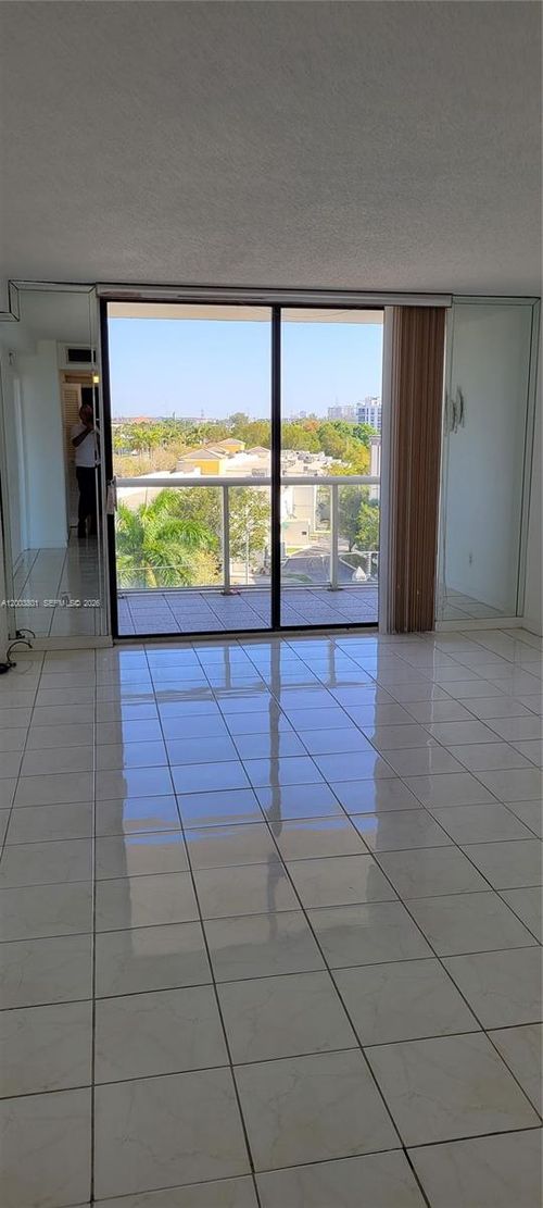 511-13499 Biscayne Blvd, NORTH MIAMI, FL, 33181-2043 | Card Image