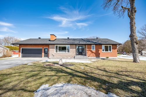 3780 Loggers Way, Kinburn, ON, K0A2H0 | Card Image