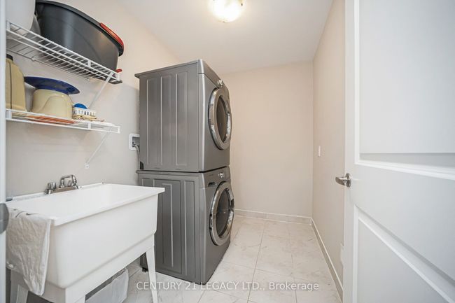 33 Callandar Rd, House other with 4 bedrooms, 3 bathrooms and 4 parking in Brampton ON | Image 40