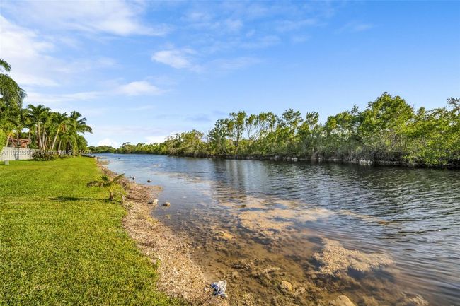 942 Lavender Cir, House other with 4 bedrooms, 3 bathrooms and null parking in Weston FL | Image 14
