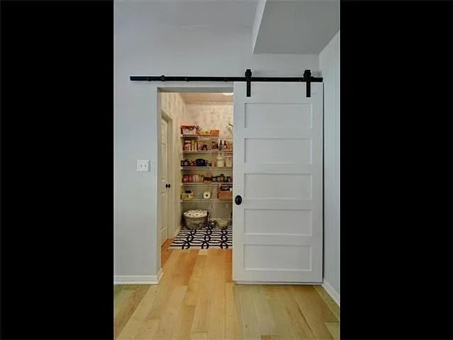 View of storage area | Image 14