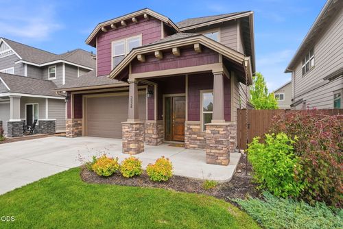 3024 Ne Flagstone Ave, Bend, OR, 97701-7439 | Card Image