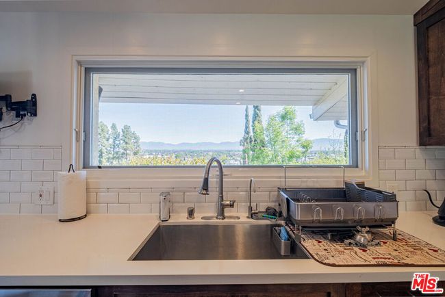 14563 Round Valley Dr, House other with 4 bedrooms, 2 bathrooms and 2 parking in Sherman Oaks CA | Image 9