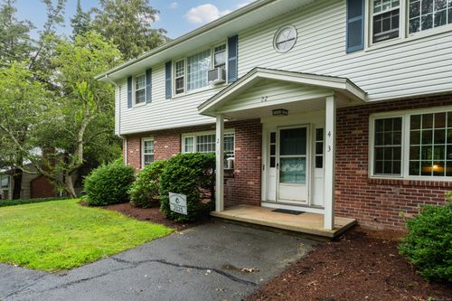 apt-3-22 College St, Clinton, CT, 06413-2716 | Card Image