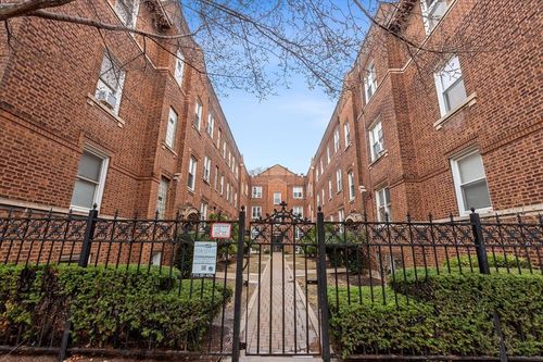 g-652 Oakdale Ave, Chicago, IL, 60657-5368 | Card Image