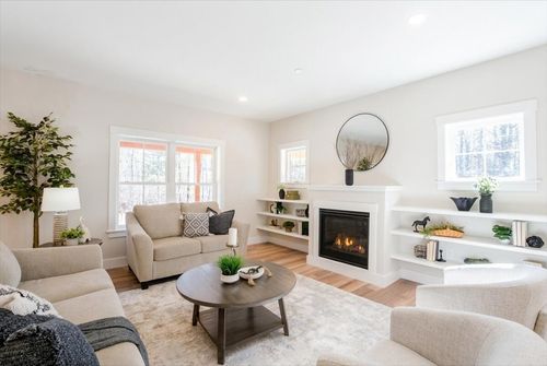 321 Pownal Road, Freeport, ME, 04032 | Card Image
