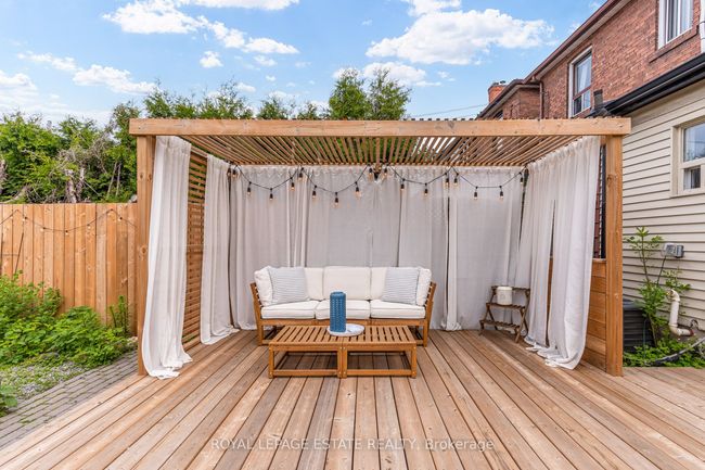 118 Mulock Ave, House attached with 3 bedrooms, 2 bathrooms and 1 parking in Toronto ON | Image 35