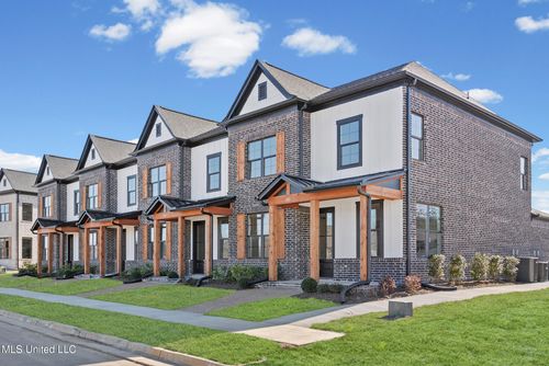 717 Bolivar Dr, Nesbit, MS, 38651-1068 | Card Image