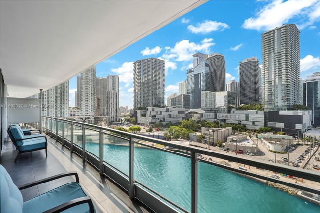 1203 - 92 Sw 3rd St, Condo with 3 bedrooms, 2 bathrooms and null parking in Miami FL | Image 1