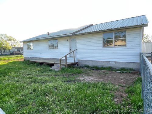 116 E 5th St, Coleman, OK, 73432-8528 | Card Image