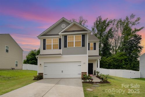 7209 Cuddington Dr, Charlotte, NC, 28215-1301 | Card Image