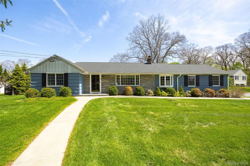 4 Douglas Rd, Hyde Park, NY, 12538-2308 | Card Image