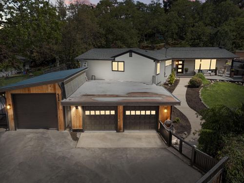 524 N Berkeley Way, Medford, OR, 97504-6619 | Card Image