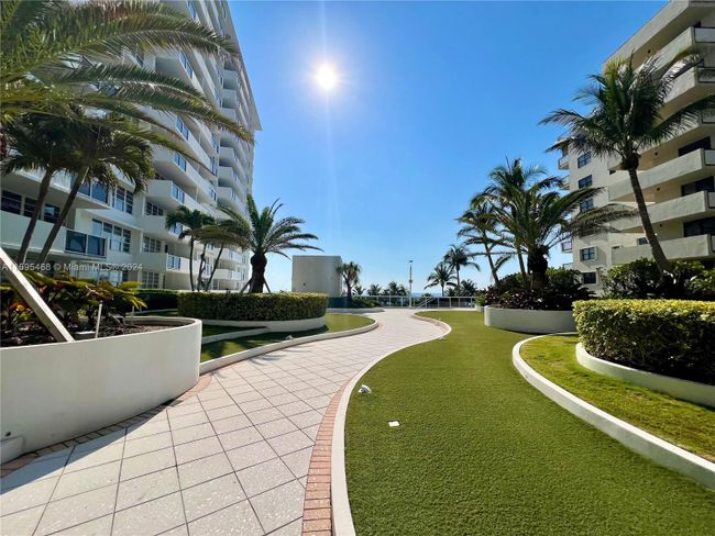 520 - 100 Lincoln Rd, Condo with 0 bedrooms, 1 bathrooms and null parking in Miami Beach FL | Image 4