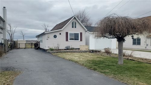 2331 Edgemere Dr, Greece, NY, 14612-1104 | Card Image