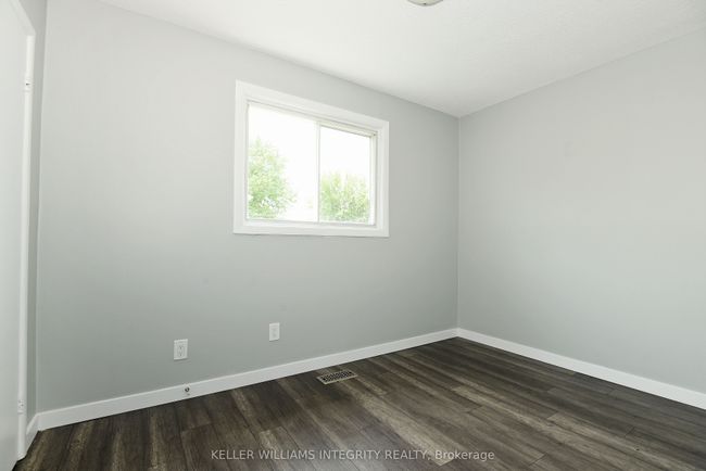 384 Tremblay Rd, Home with 5 bedrooms, 2 bathrooms and 6 parking in Ottawa ON | Image 8